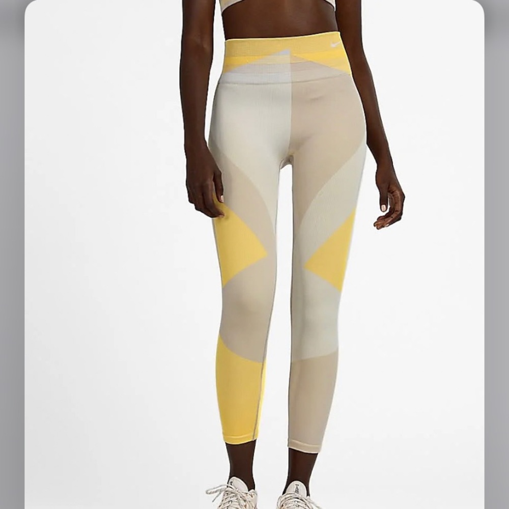 Nike Women's Sculpt Lux High Rise 7/8 Tight Fit Training Pants Sz XS